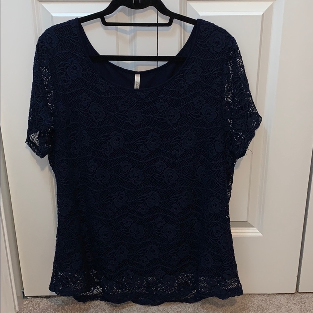 Leo & Nicole lace overlay short sleeve tee